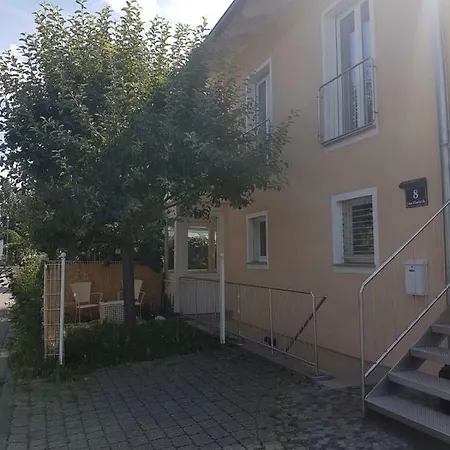 In Freiburg-gundelfingen Mit Garten