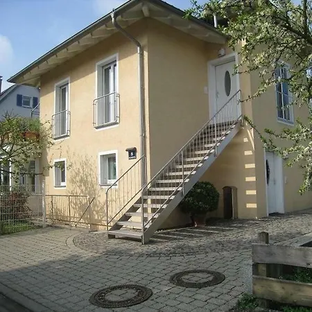In Freiburg-gundelfingen Mit Garten