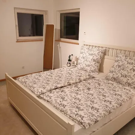 In Freiburg-gundelfingen Mit Garten